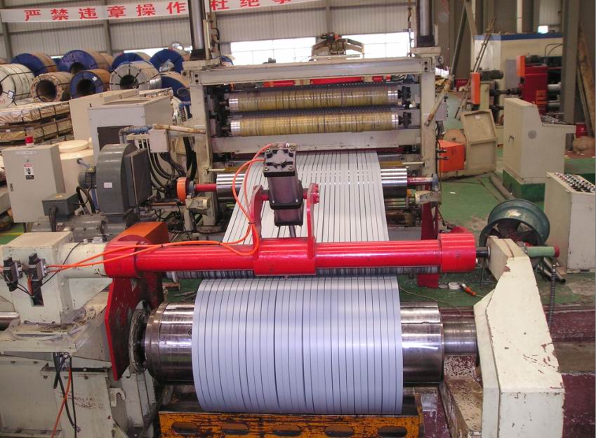 鍍鋅(xin)、綵(cai)塗縱(zong)剪(jian)機(ji)組(zu)